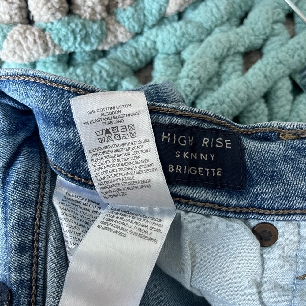 Lucky Brand Light Blue Skinny Jeans - Picture 4 of 7